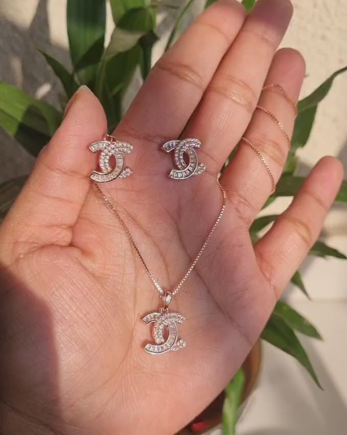 Luxury Rose Gold Interlocking CC Pendant Necklace & Stud Earrings Jewellery Set