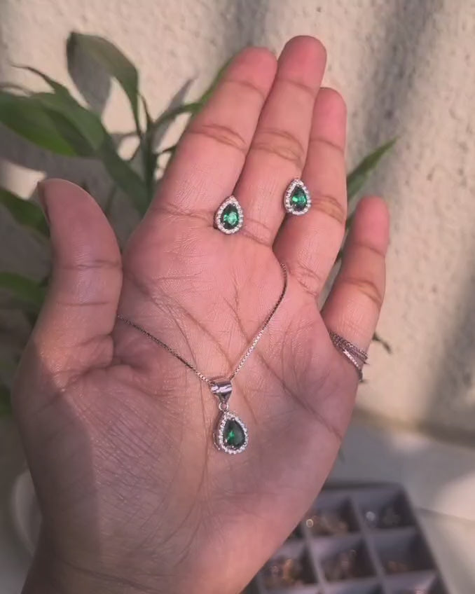 Green Teardrop Pendant & Stud Earrings Set